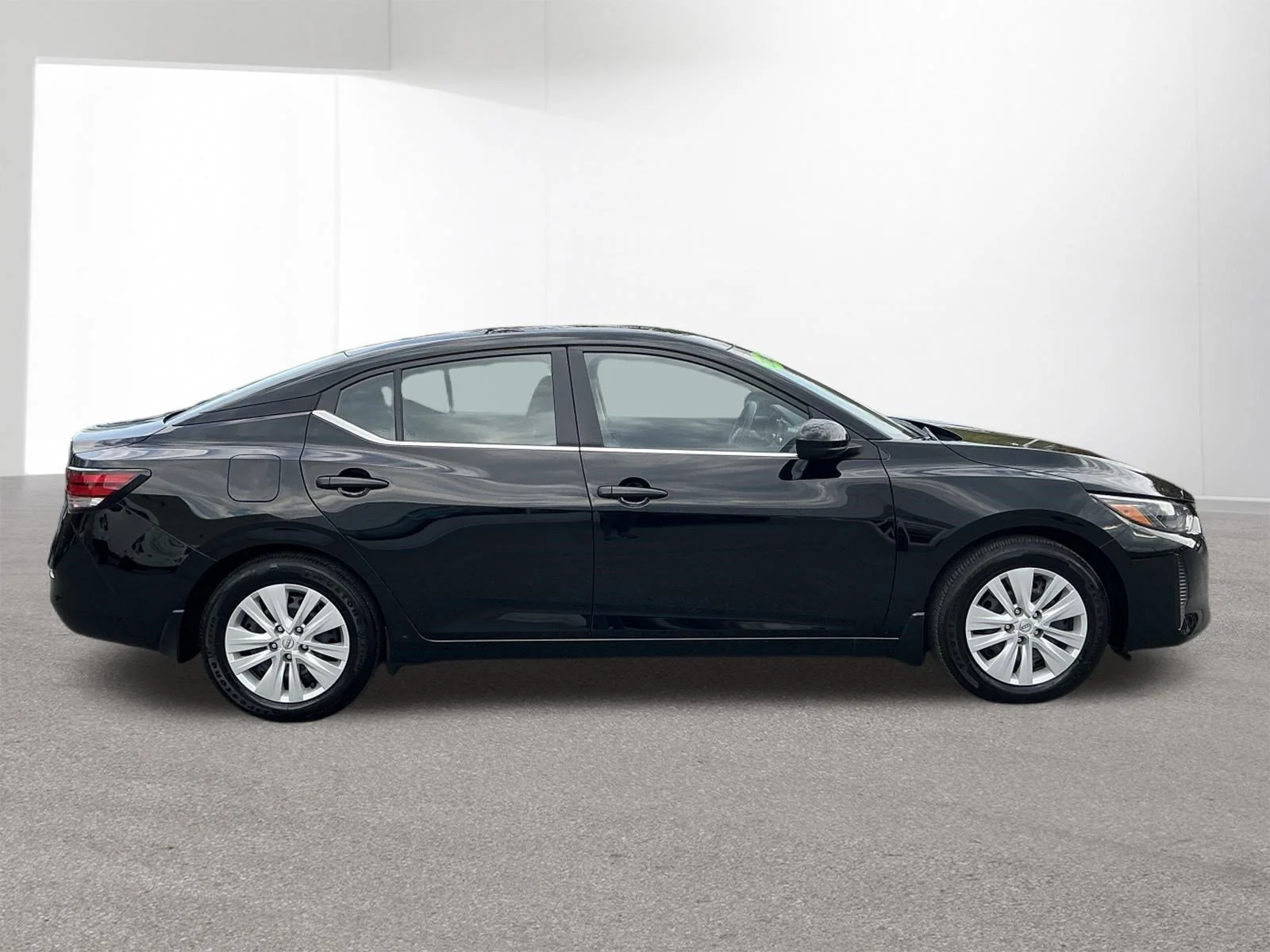 Used 2025 Super Black Nissan  image 2