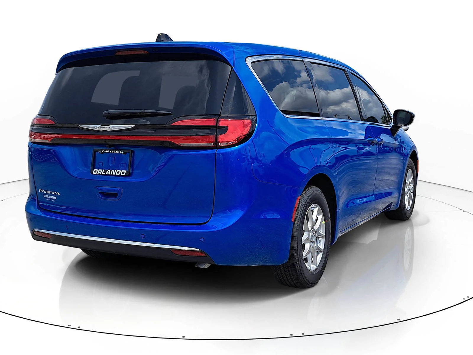 New 2026 Hydro Blue Pearlcoat Chrysler Select image 4