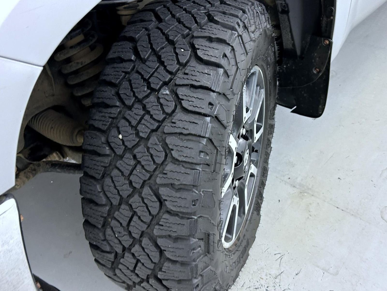 Used 2016 Silver Toyota SR5 image 24