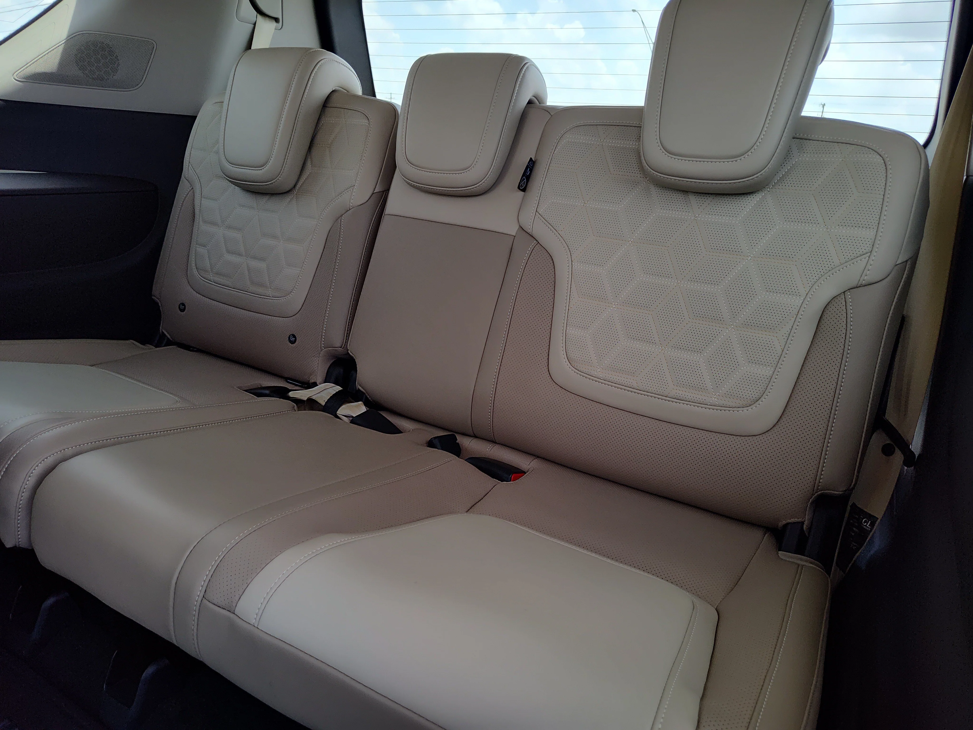 New 2026 Everest White TriCoat / Super Black Two-tone Nissan Platinum Reserve image 16