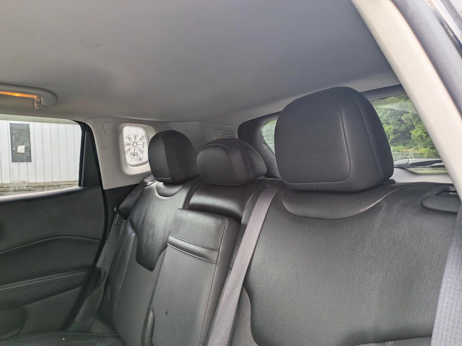 Used 2020 Diamond Black Crystal Pearlcoat Jeep Altitude image 7