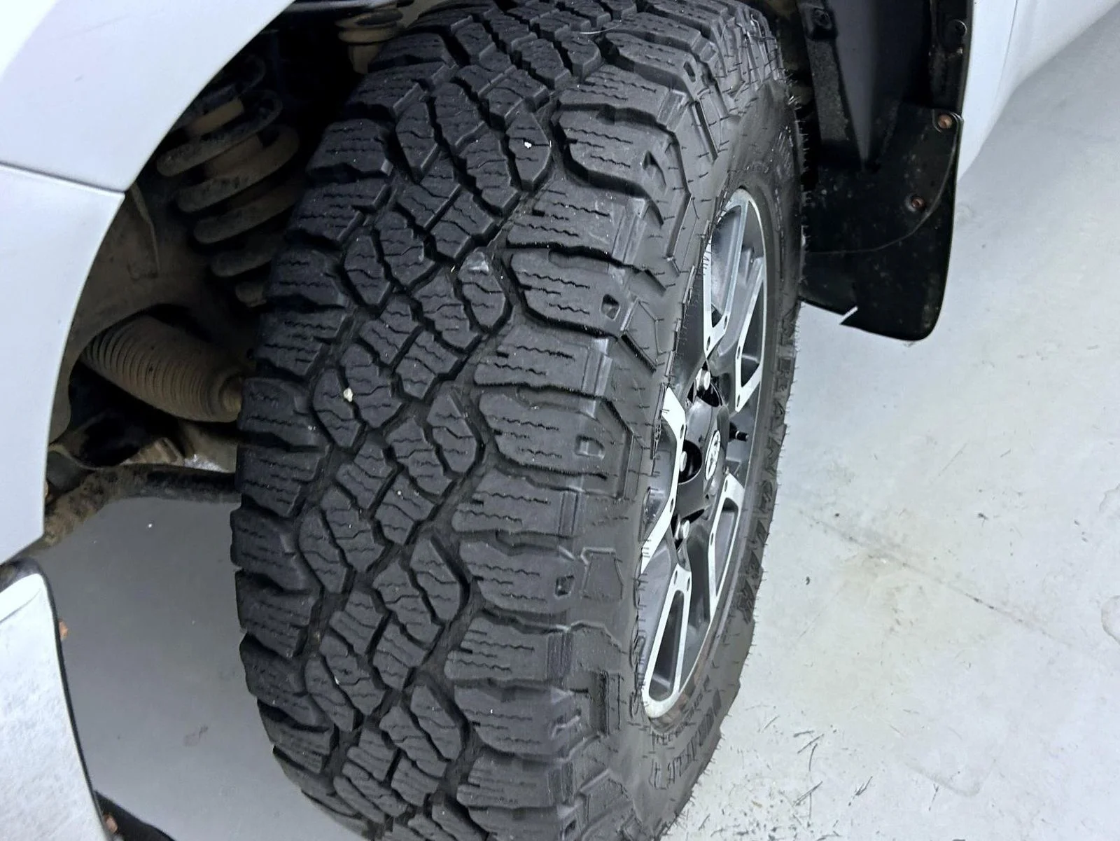 Used 2016 Silver Toyota SR5 image 24