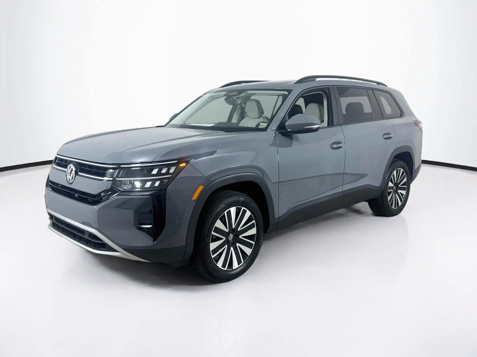 New 2027 Pure Gray Volkswagen SE w/Technology image 1