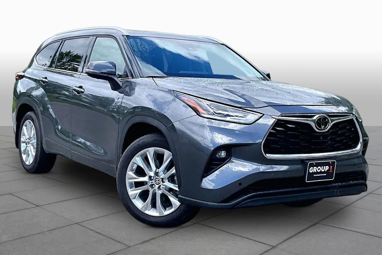 Used 2025 Magnetic Gray Metallic Toyota Limited image 3