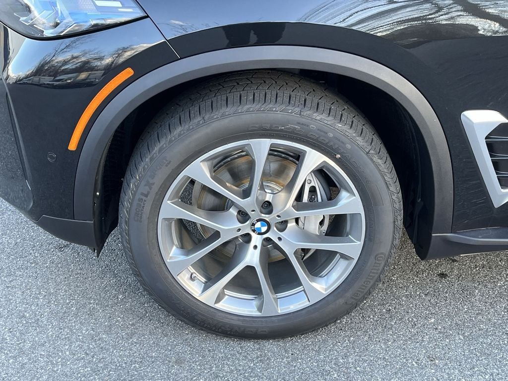 Used 2026 Black Sapphire Metallic BMW xDrive40i image 10