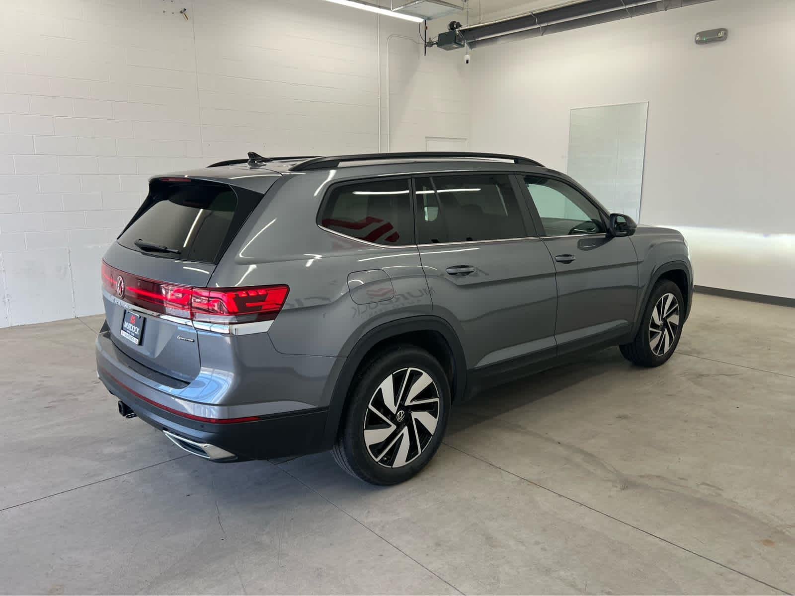 Used 2025 Platinum Gray Metallic Volkswagen 2.0T SE w/Technology image 4
