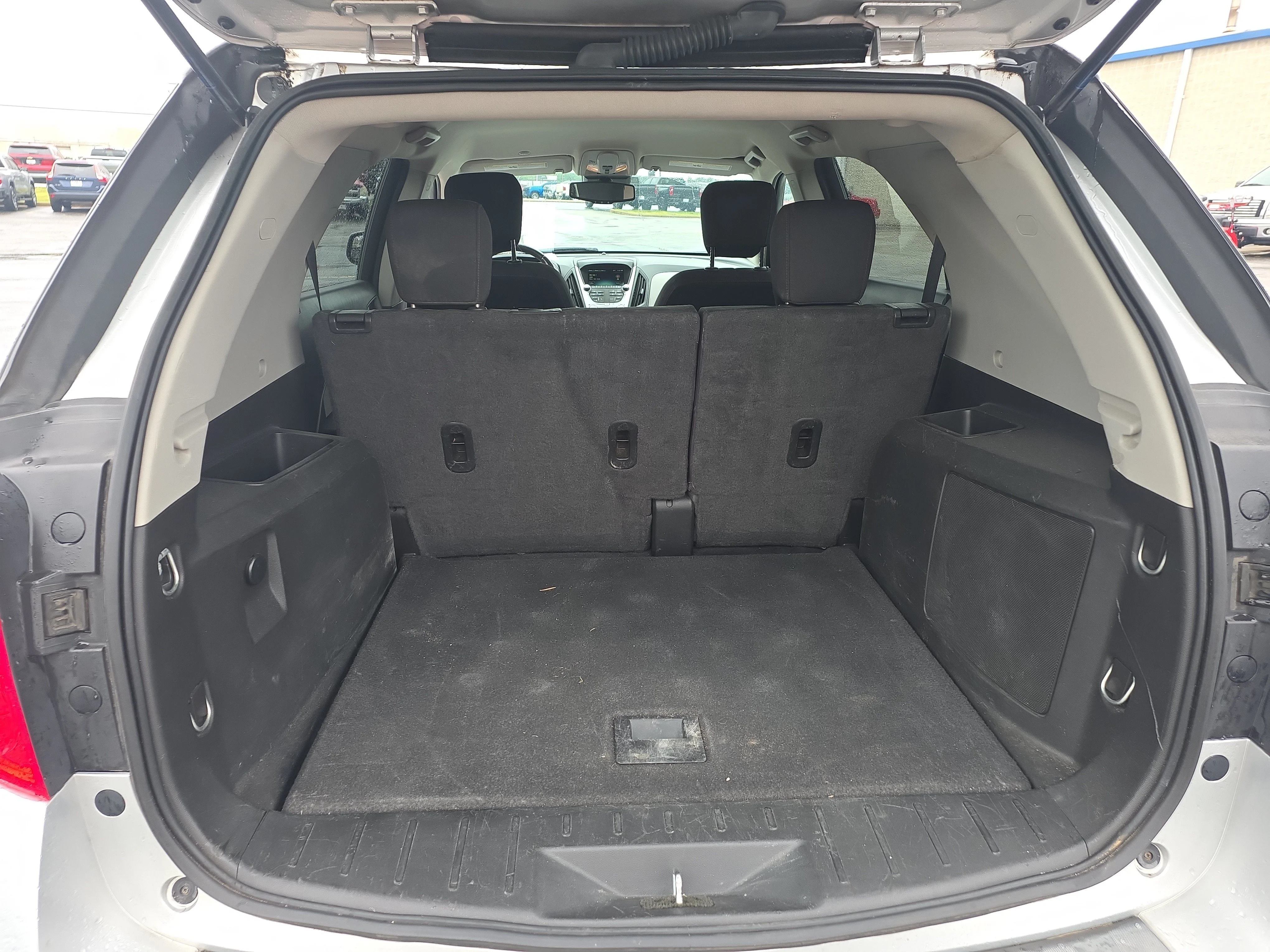 Used 2014 Silver Ice Metallic Chevrolet LT image 12