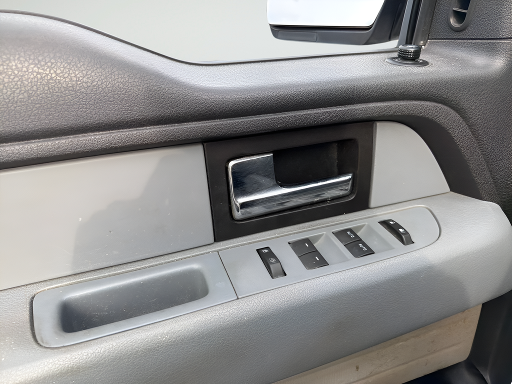 Used 2013 White Ford XL image 14