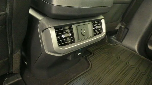 New 2026 Carbonized Gray Metallic Ford XLT image 12