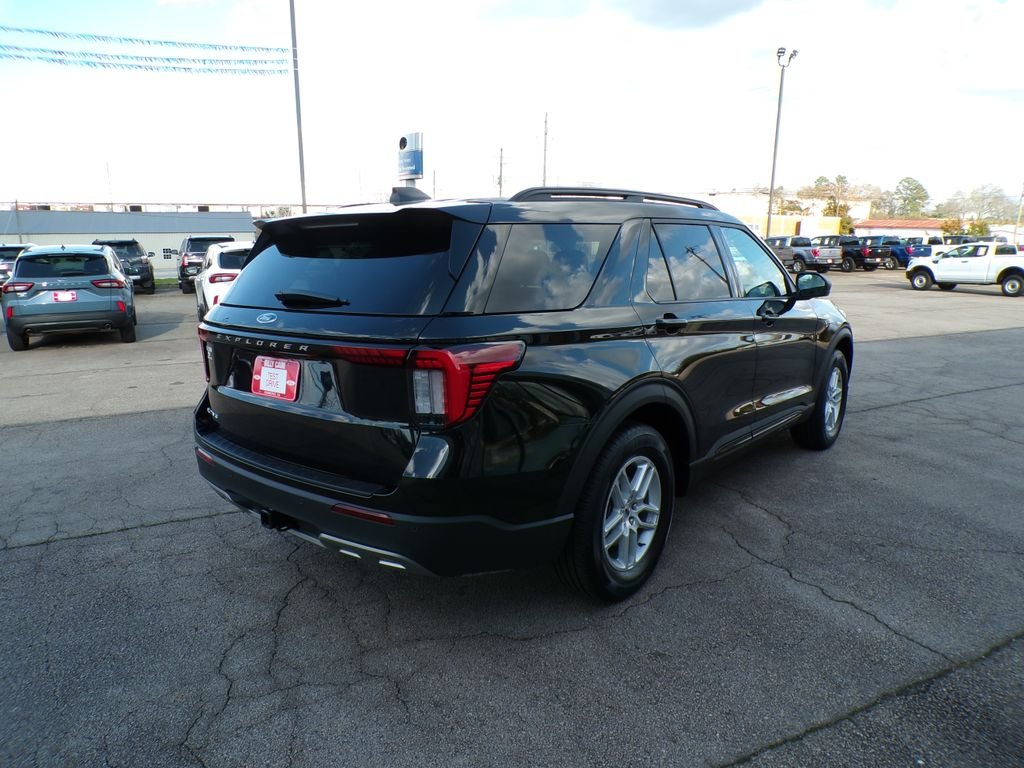 New 2026 Agate Black Metallic Ford Active image 7