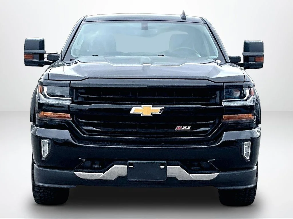 Used 2018 Black Chevrolet LT image 4