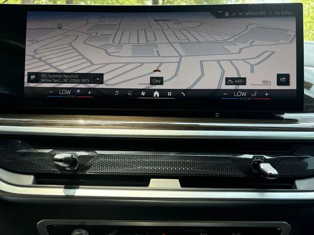 Used 2024 Gray BMW xDrive40i image 19