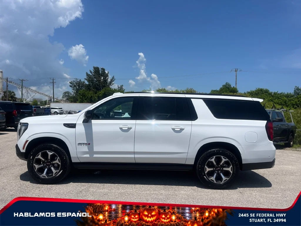 New 2026 Summit White GMC AT4 Ultimate image 4