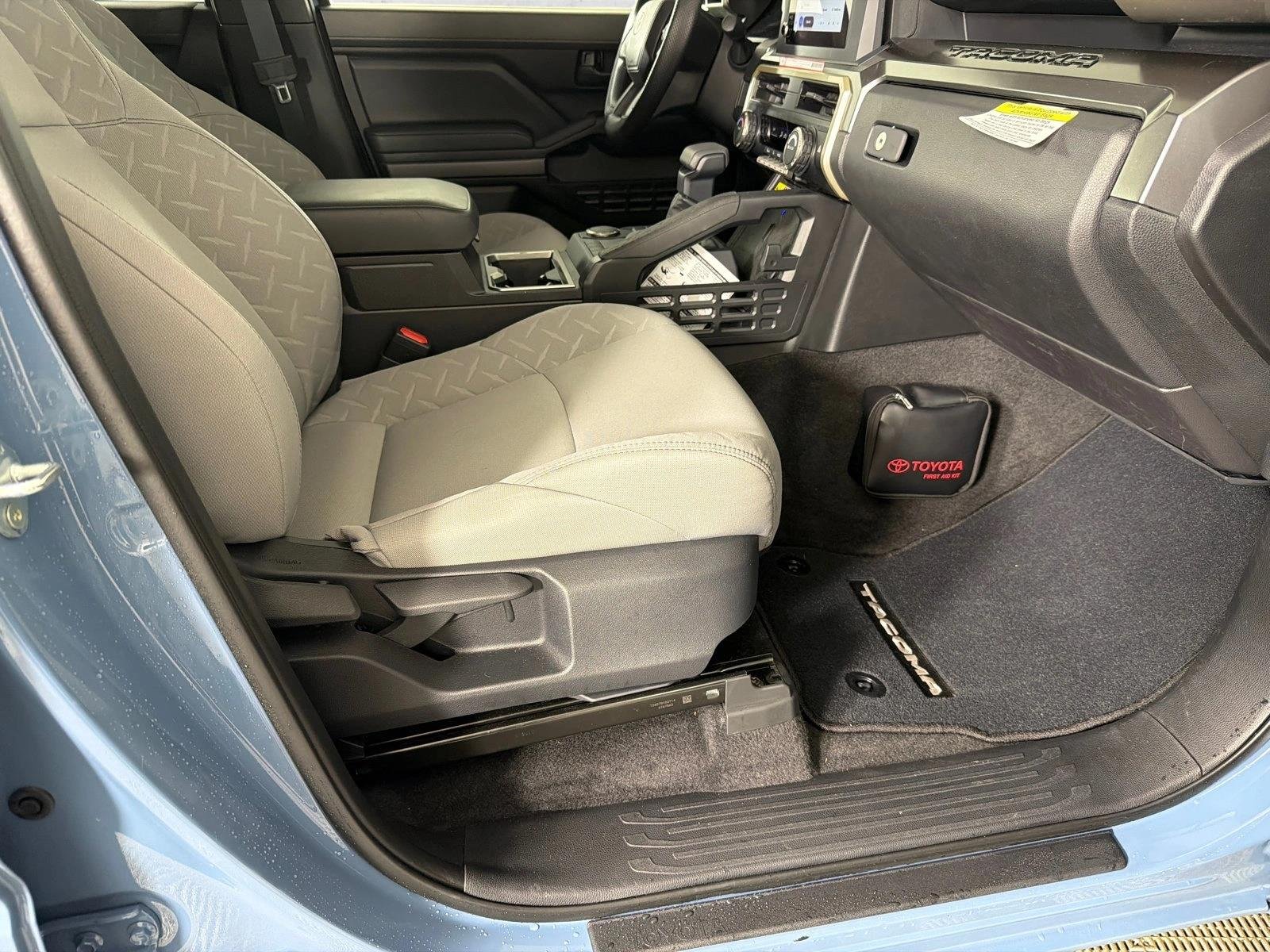 Used 2026  Toyota SR5 image 13