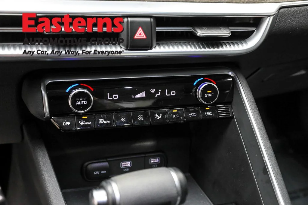 Used 2022 White Kia EX image 19