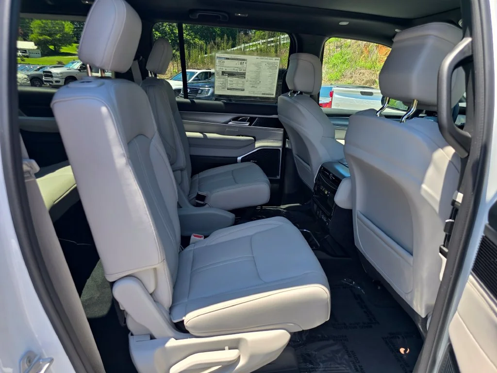 New 2026 White Jeep  image 26