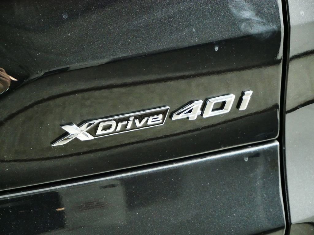 Certified Used 2026 Black Sapphire Metallic BMW xDrive40i image 14