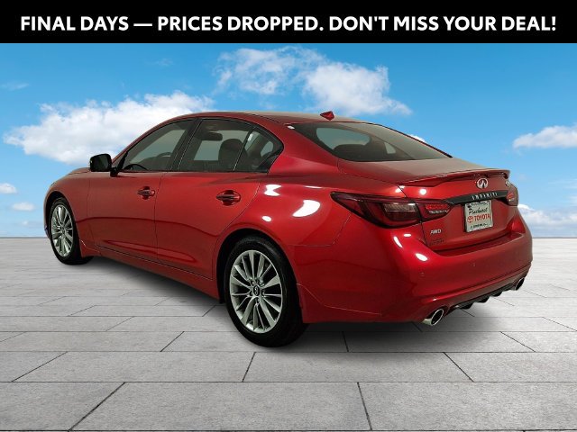 Used 2022 Red INFINITI LUXE image 5
