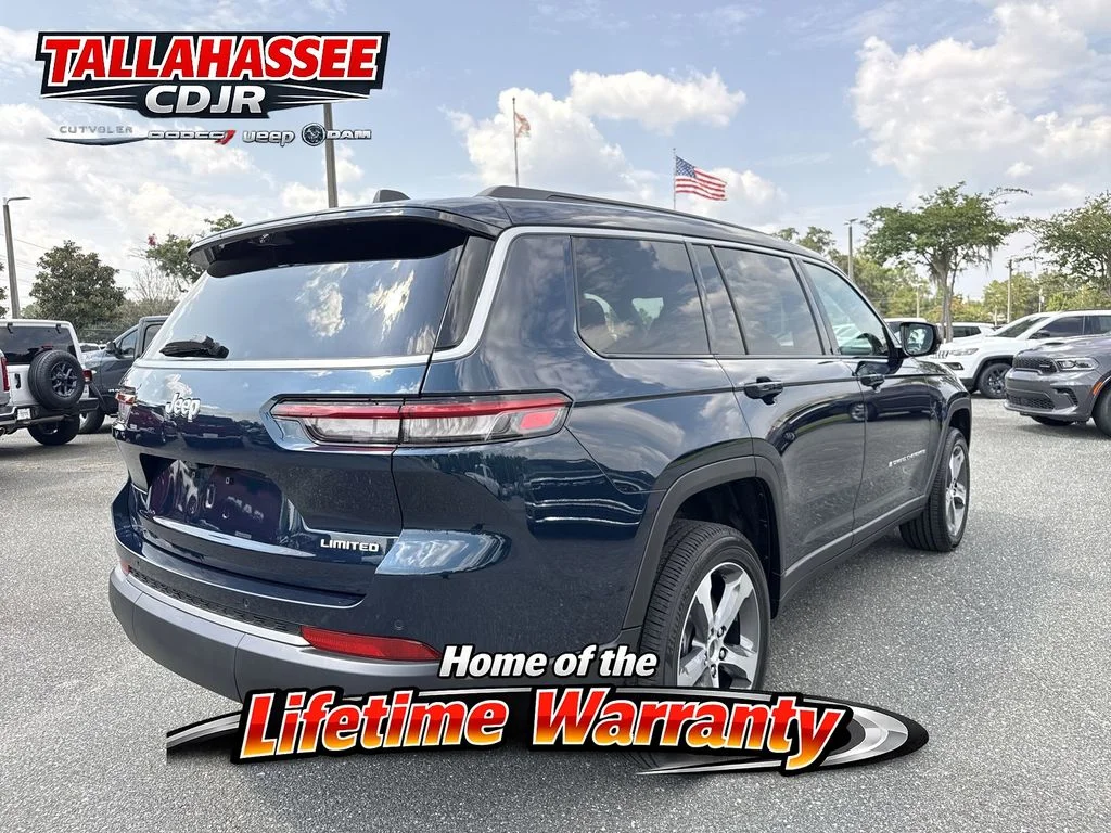 New 2026 Fathom Blue Pearl-Coat Exterior Paint Jeep Limited image 3