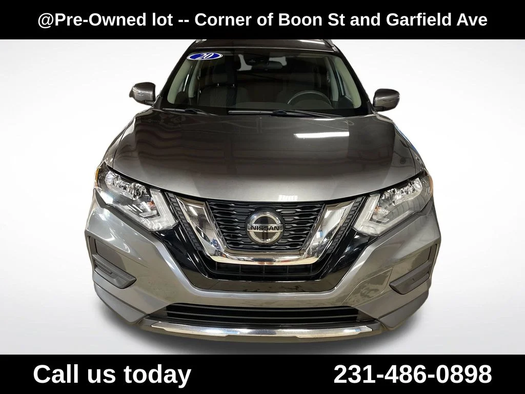 Used 2020 Gray Nissan S image 11