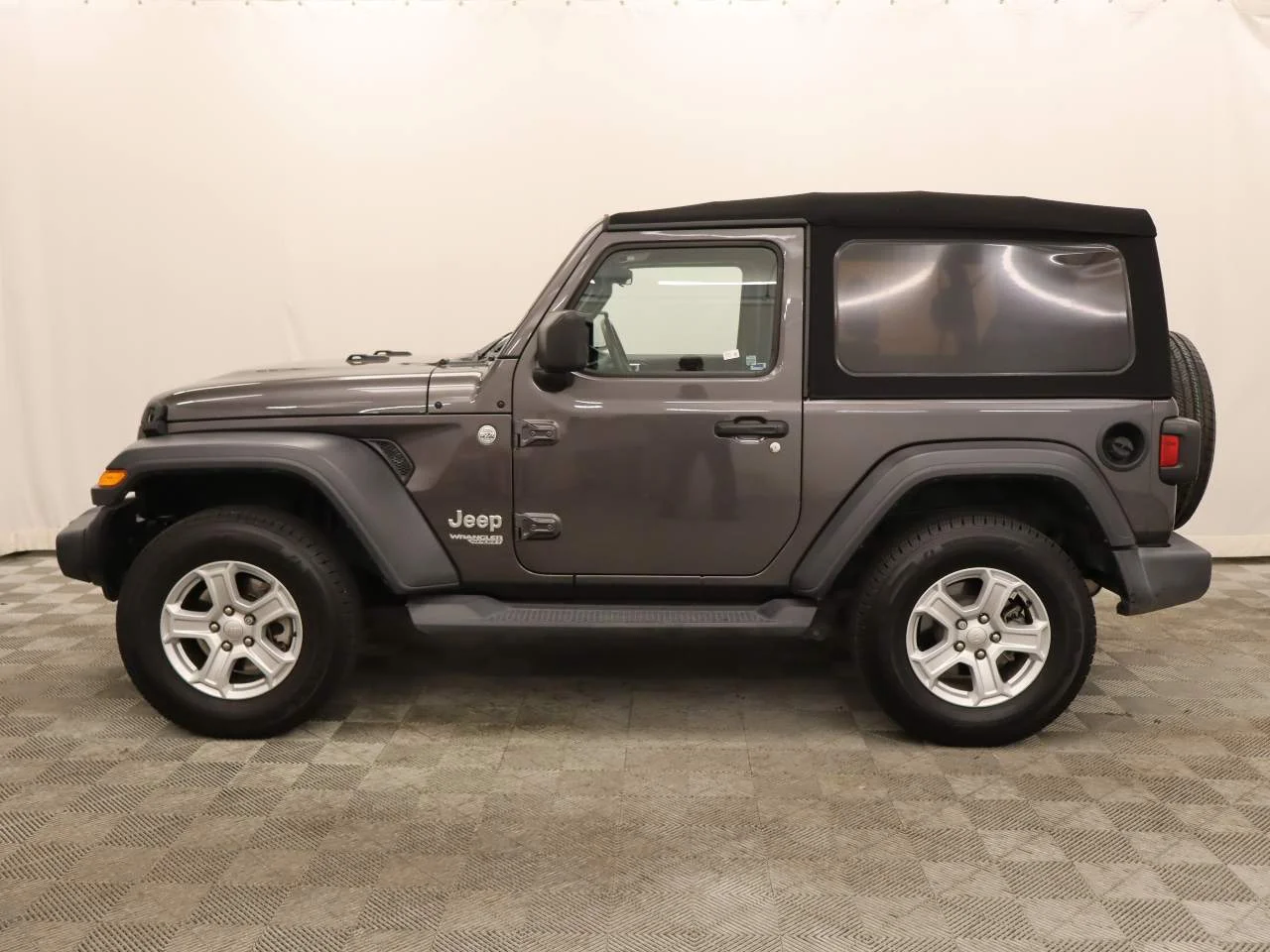 Certified Used 2020 Granite Crystal Clearcoat Metallic Jeep Sport S image 2