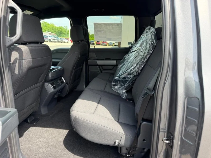 New 2026 Carbonized Gray Metallic Ford XLT image 9
