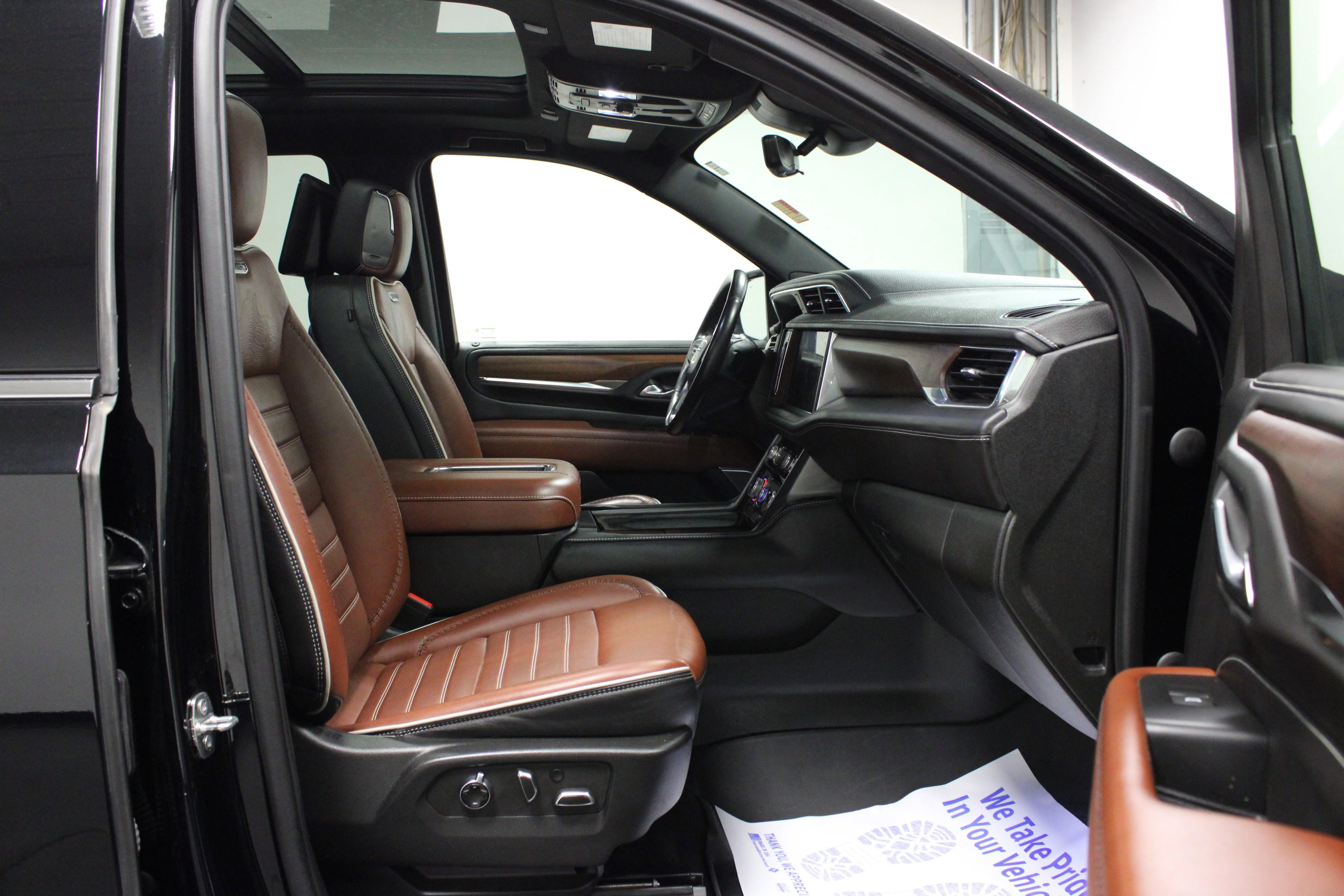 Used 2023 Onyx Black GMC Denali Ultimate image 16