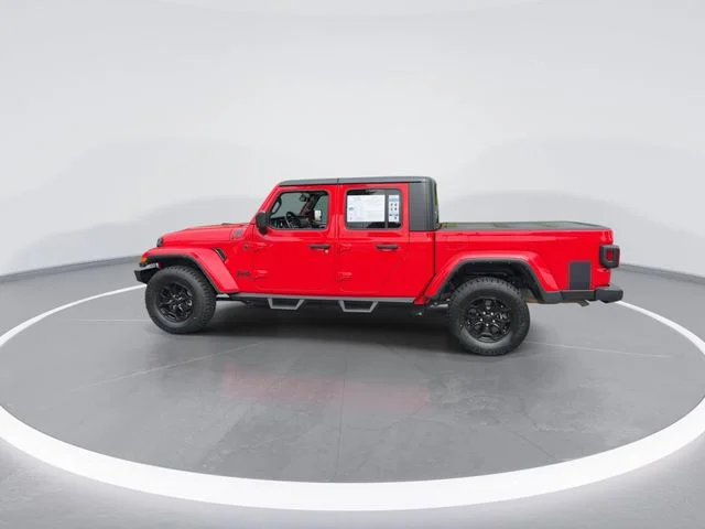 Used 2022 Red Jeep Sport image 5