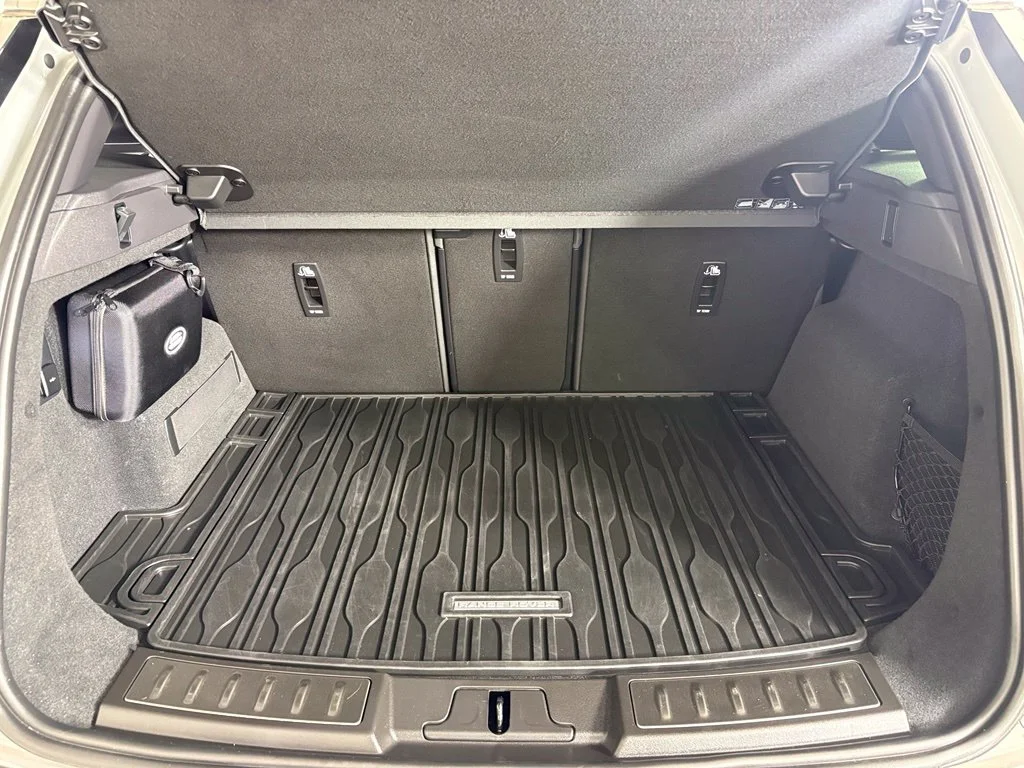 Used 2022 Silver Land Rover Dynamic image 18