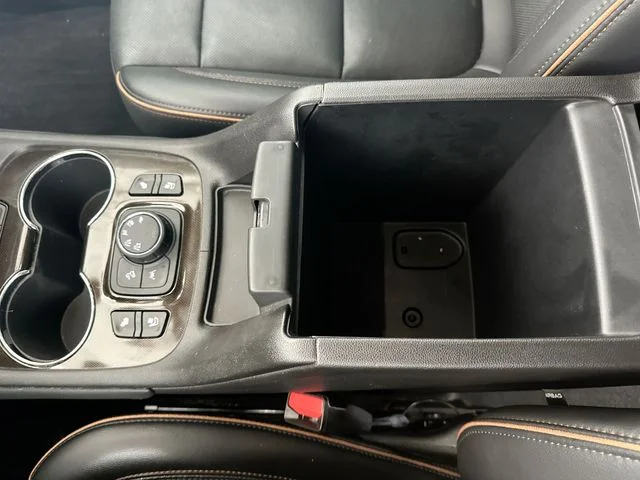 Used 2023 Silver GMC AT4 image 25