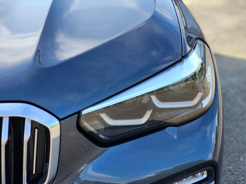 Used 2021 Gray BMW xDrive40i image 11