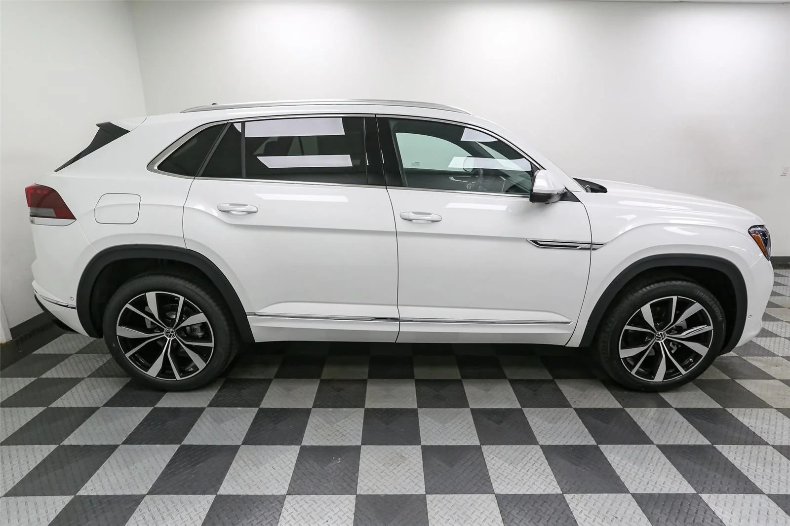 New 2026 Opal White Pearl Volkswagen 2.0T SEL Premium R-Line image 7