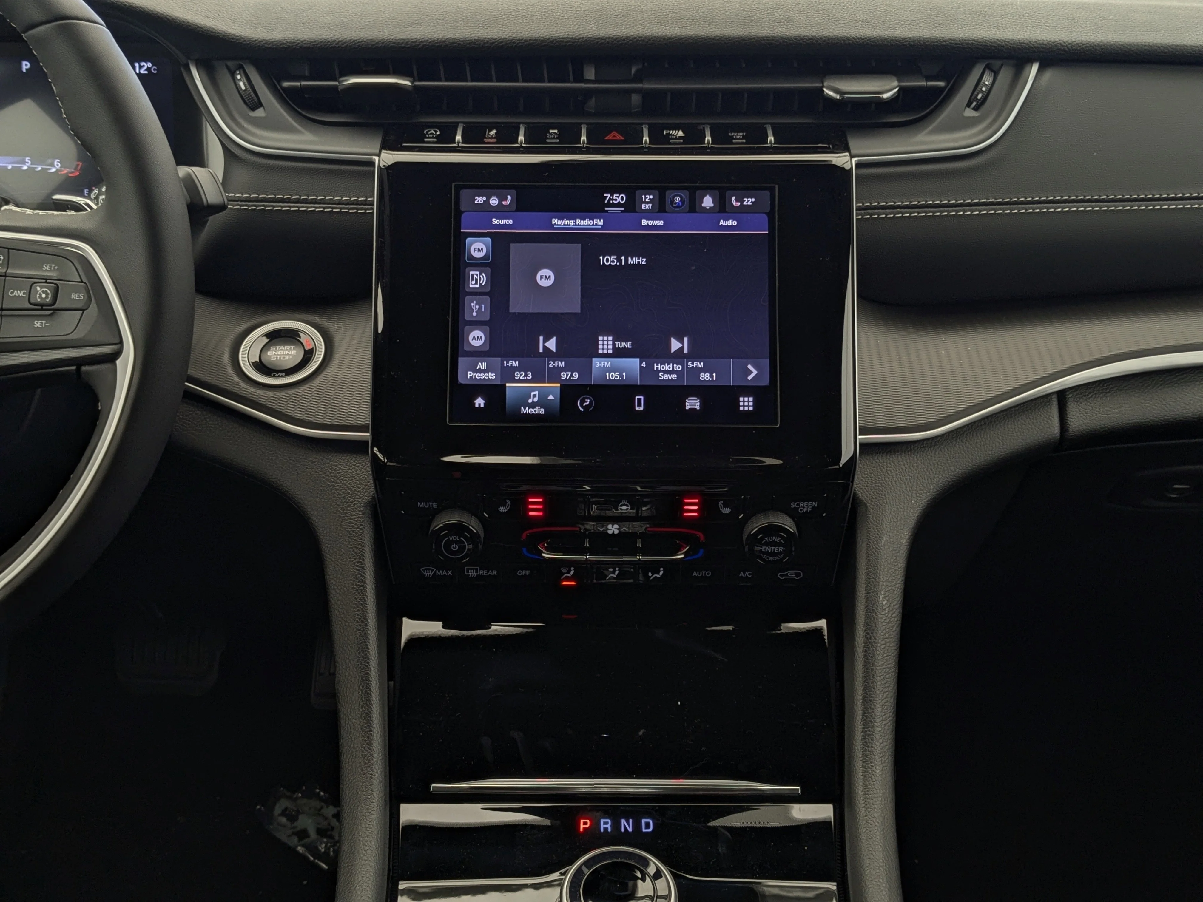 New 2026 White Jeep Laredo - - Classic Theme - 8.4-inch Touchscreen - Heated Seats & Steering Wheel - 3.6L Pentastar V6 image 22