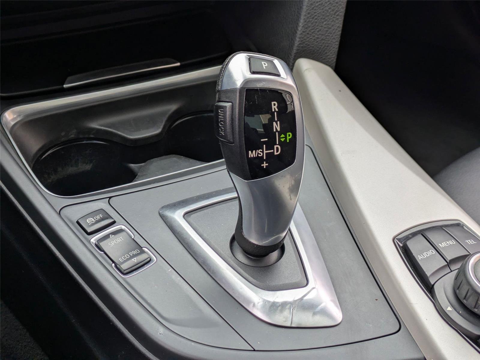 Used 2014 Glacier Silver Metallic BMW 320i image 16