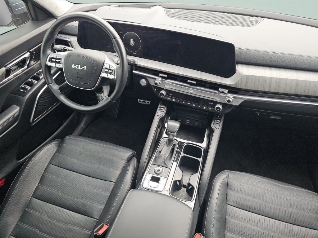 Used 2024 Everlasting Silver Kia SX Prestige image 30