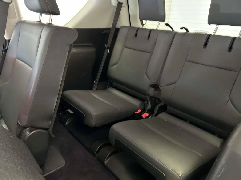 Used 2018 White Lexus 460 image 14