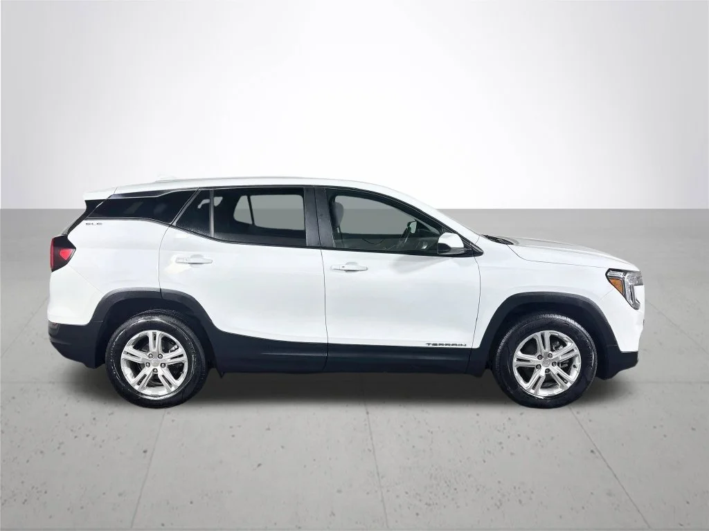 Used 2024 White GMC SLE image 5