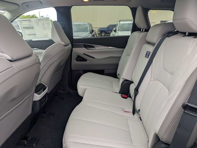 New 2027 DEEP EMERALD INFINITI Luxe AWD image 14