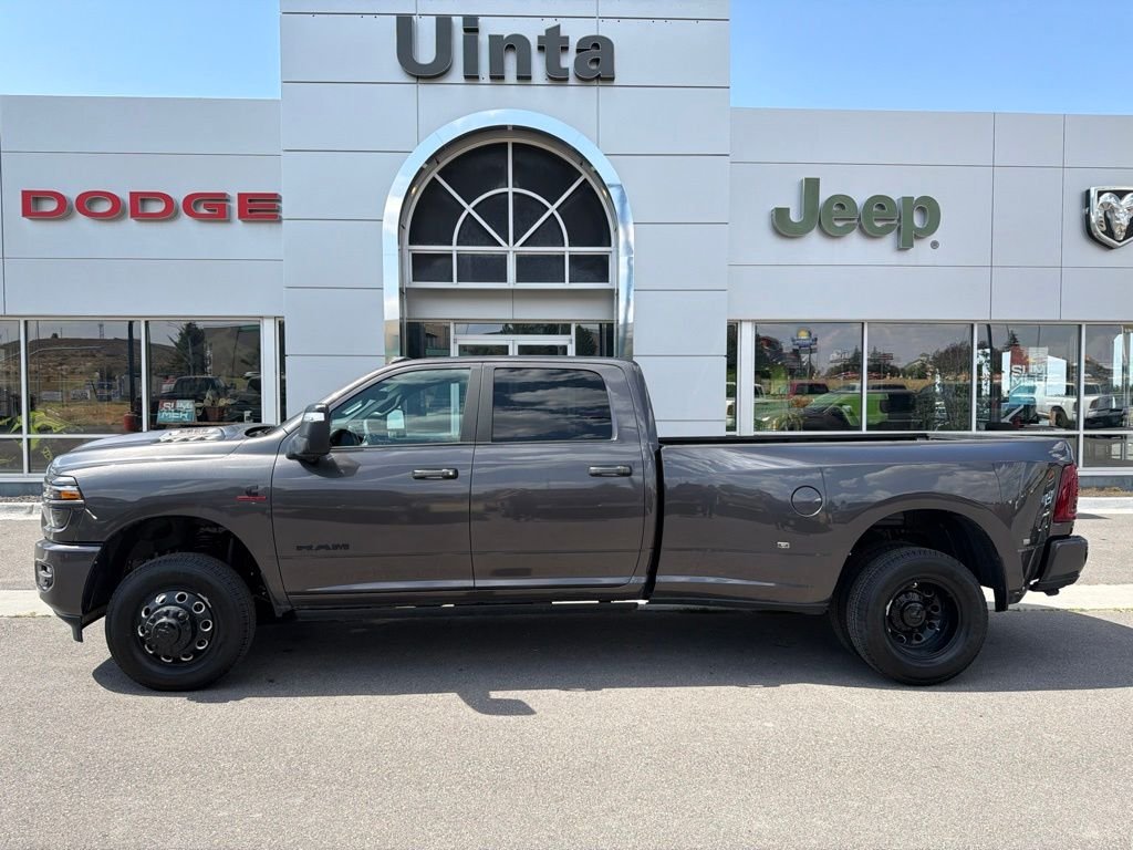 New 2026 Granite Crystal Metallic Clear-Coat Exterior Paint RAM Laramie image 1