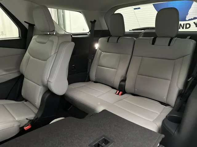 New 2026 Star White Metallic Tri-Coat Ford Active image 27