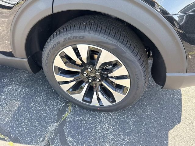New 2026 Agate Black Metallic Ford Platinum™ image 5