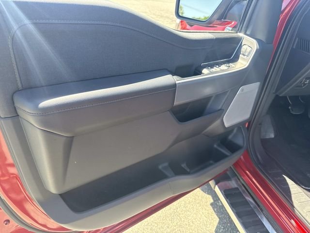 Used 2025 Red Metallic Ford Lariat image 16