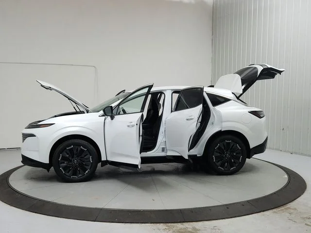 New 2026 White Nissan Platinum image 12