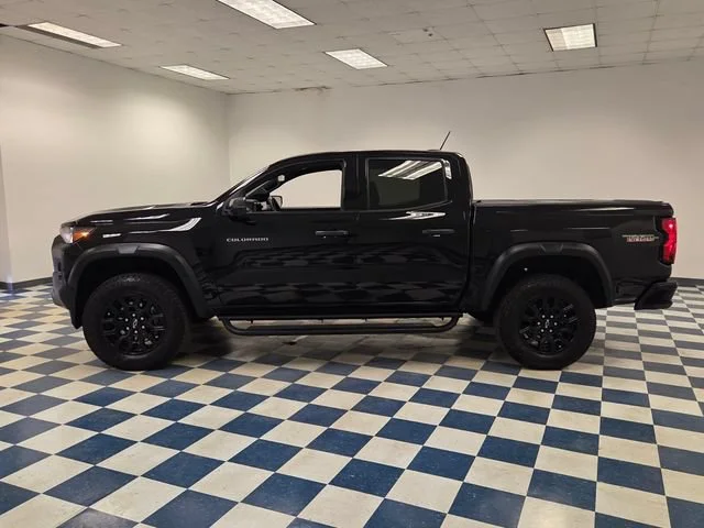 Used 2025 Black Chevrolet Trail Boss image 4