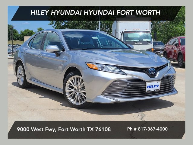2020 Toyota Camry Hybrid XLE