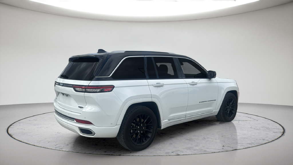 Used 2022 White Jeep Summit 4xe image 8