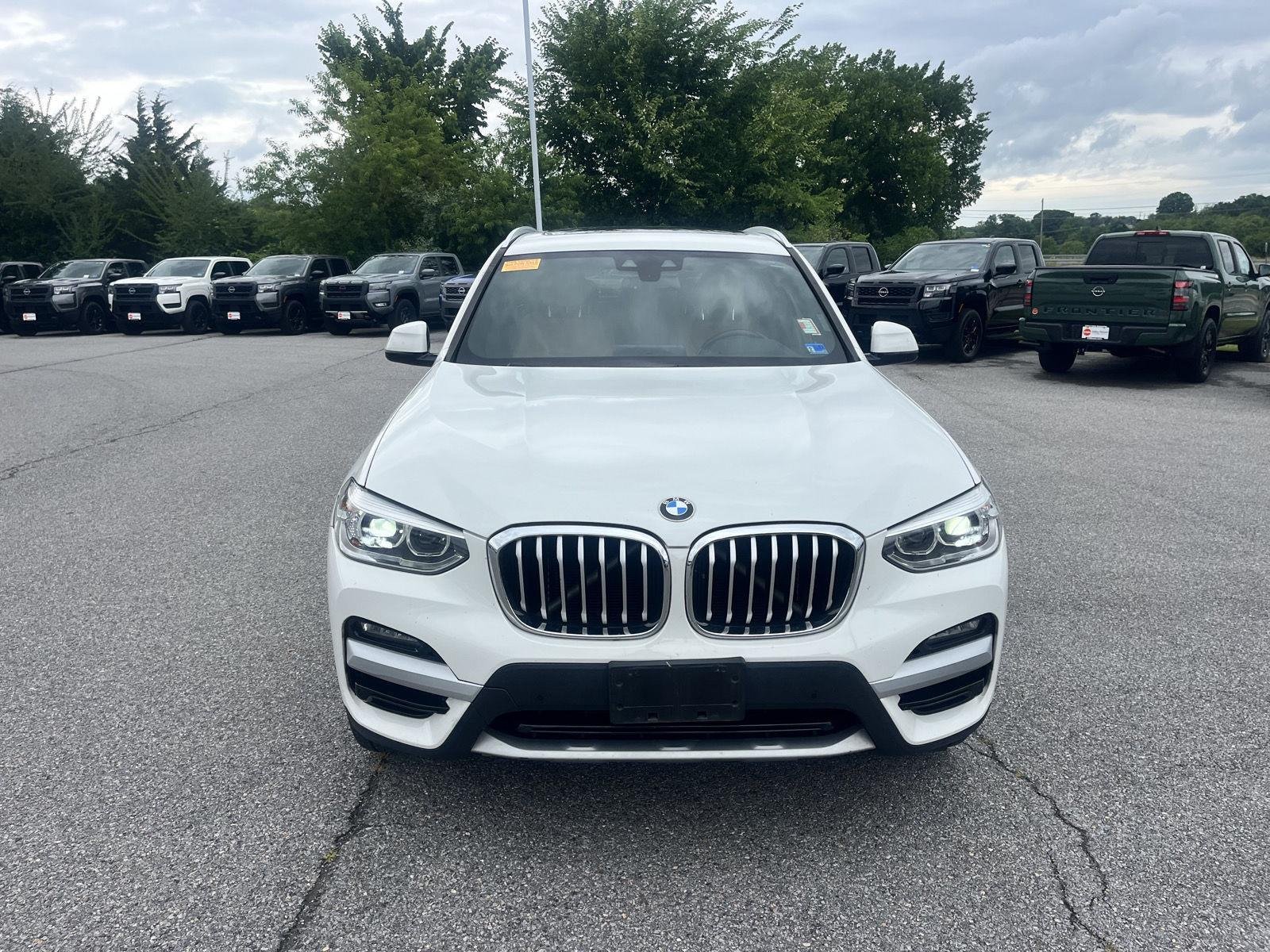 Used 2021 Alpine White BMW xDrive30i image 2