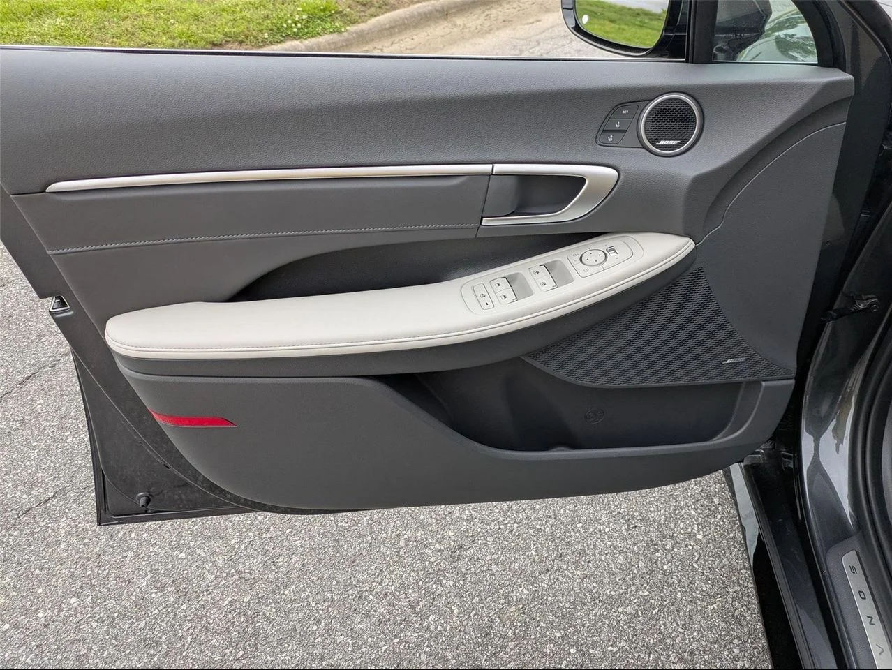 2025 Hyundai Sonata Hybrid Limited - Photo 10