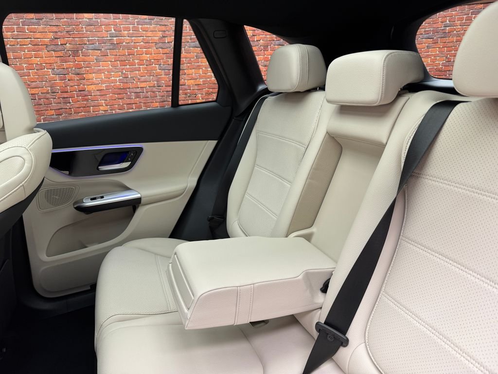 New 2026 White Mercedes-Benz GLC 300 image 11