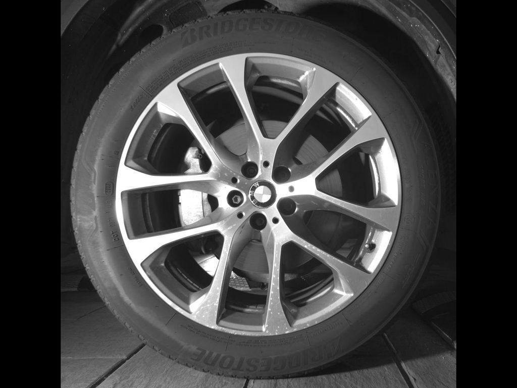 Used 2020 Arctic Gray Metallic BMW xDrive40i image 9